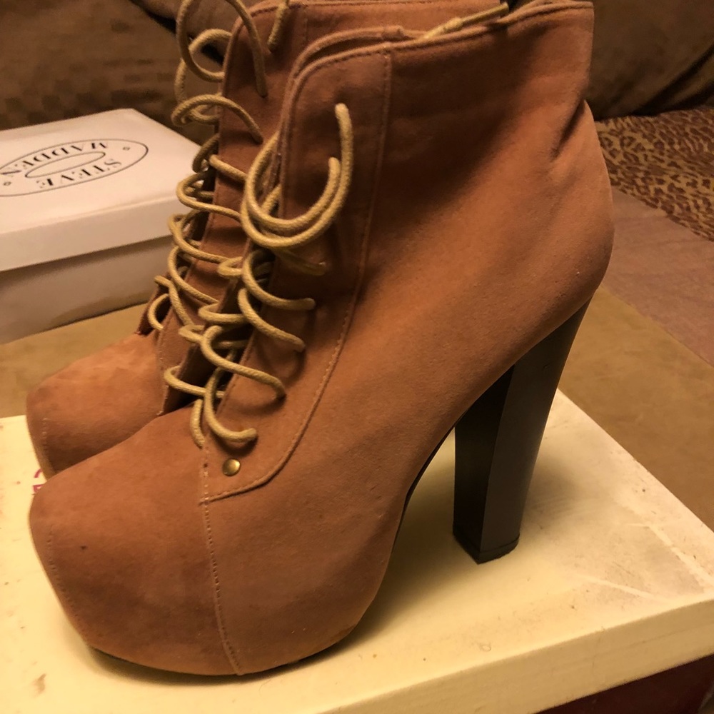 Heels - Picture 3 of 4